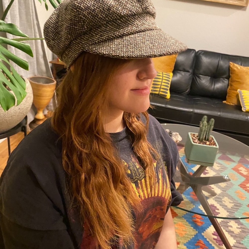 Stylish Houndstooth Newsboy Cap